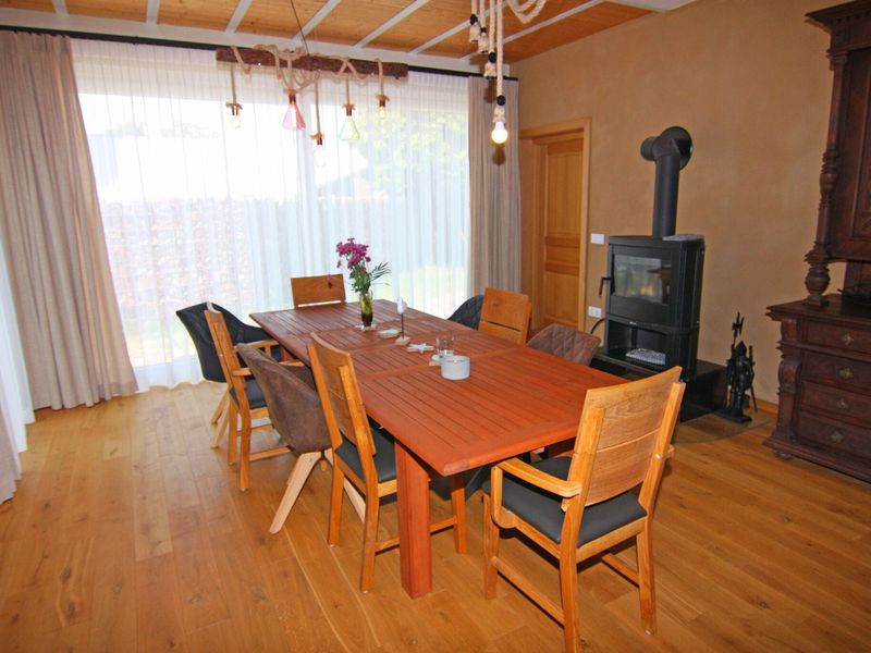 23691047-Ferienwohnung-4-Mönkebude-800x600-2