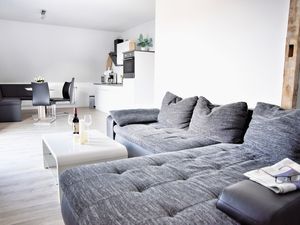 23696153-Ferienwohnung-5-Mönkebude-300x225-0