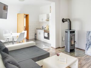 23765845-Ferienwohnung-6-Mönkebude-300x225-2