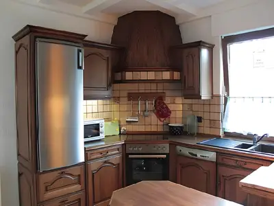 KITCHEN, INSIDE