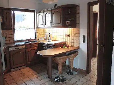 KITCHEN, INSIDE