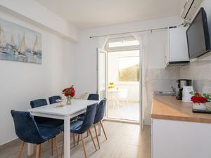 24026433-Ferienwohnung-6-Mokošica-300x225-2