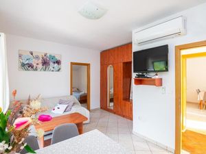 24026434-Ferienwohnung-6-Mokošica-300x225-4