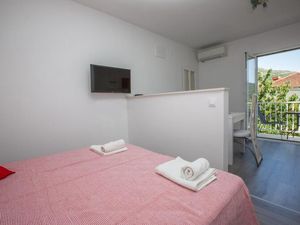 24057307-Ferienwohnung-2-Mokošica-300x225-4