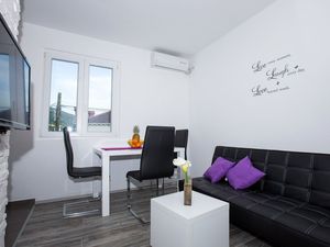 24057309-Ferienwohnung-3-Mokošica-300x225-1