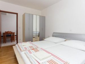 24057378-Ferienwohnung-4-Mokošica-300x225-3