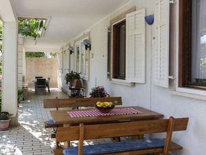 24057381-Ferienwohnung-4-Mokošica-300x225-1