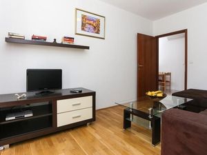 24057382-Ferienwohnung-4-Mokošica-300x225-2