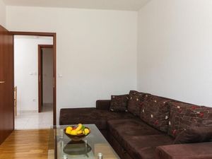 24057382-Ferienwohnung-4-Mokošica-300x225-3