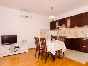 24057763-Ferienwohnung-4-Mokošica-300x225-5