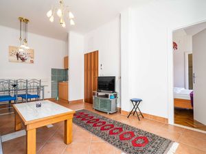 24058042-Ferienwohnung-3-Mokošica-300x225-4