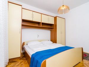 24058043-Ferienwohnung-8-Mokošica-300x225-5