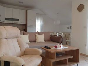 24058477-Ferienwohnung-4-Mokošica-300x225-2