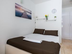 22925577-Ferienwohnung-2-Molat-300x225-4