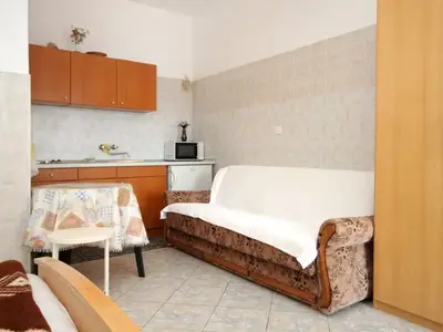 Ferienwohnung für 3 Personen in Molunat 5/10