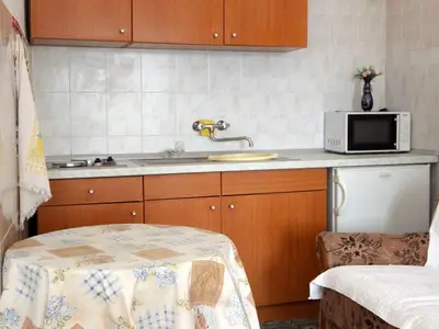 Ferienwohnung für 3 Personen in Molunat 6/10