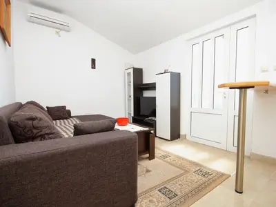 Ferienwohnung für 4 Personen in Molunat 9/10