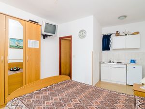 24058062-Ferienwohnung-2-Molunat-300x225-4