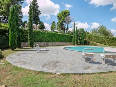 PoolOfHouse