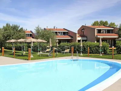PoolOfHouse