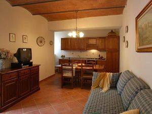 22450861-Ferienwohnung-6-Montaione-300x225-5