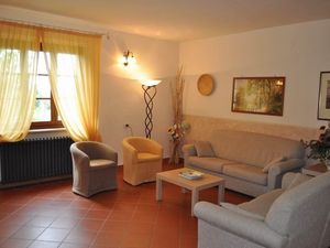 23080381-Ferienwohnung-6-Montaione-300x225-2