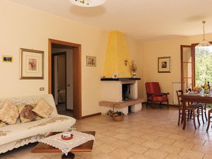 23731300-Ferienwohnung-4-Montaione-300x225-2