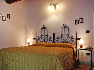 23287588-Ferienwohnung-2-Montalcino-300x225-4