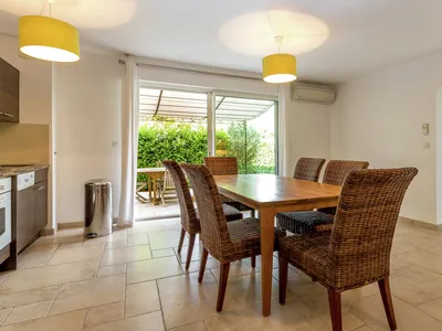 DiningRoom