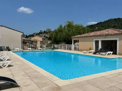 PoolOfHouse