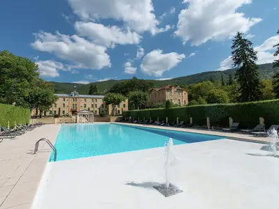 PoolOfHouse