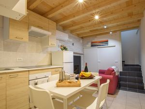 23748132-Ferienwohnung-5-Monte Isola-300x225-2