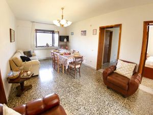 23548899-Ferienwohnung-7-Montefegatesi-300x225-2