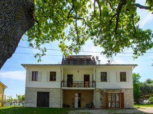 Ferienwohnung für 8 Personen (200 m&sup2;) in Montefelcino