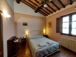 23333733-Ferienwohnung-4-Montepulciano-300x225-5