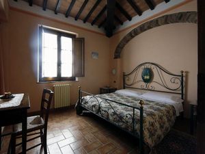 23333629-Ferienwohnung-5-Montepulciano-300x225-4