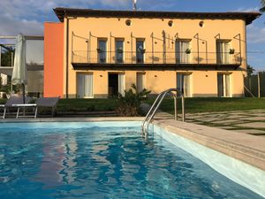 Ferienwohnung für 16 Personen (400 m²) in Monteu Roero