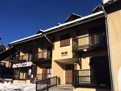 Ferienwohnung für 9 Personen (48 m²) in Montgenèvre 1/10