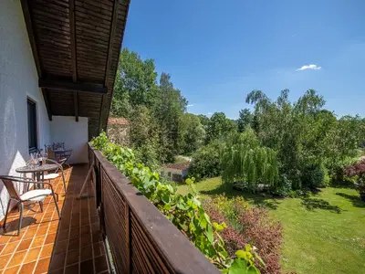 Blick vom Balkon auf den Gartenin in Richtung Pfreimd