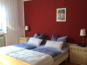 22332173-Ferienwohnung-6-Morbach-300x225-1