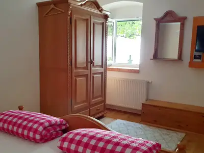 Schlafzimmer 1