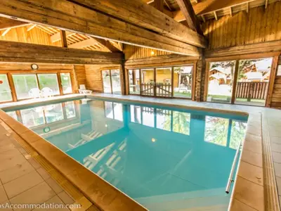 PoolOfHouse