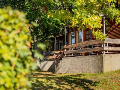 Außenansicht mit Terrasse