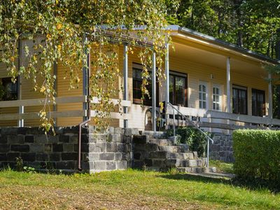 Außenansicht Ferienwohnung Sonnenland mit gemütlicher Terrasse