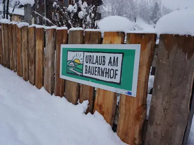 6EA79364-6437-44E9-963F-4C0F2A62E8B0