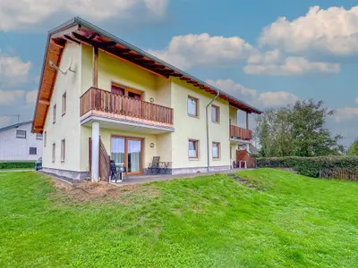 Außenseite Ferienhaus [Sommer]