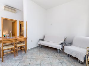 18555410-Ferienwohnung-4-Moscenicka Draga-300x225-1