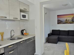 24058223-Ferienwohnung-6-Mravince-300x225-0