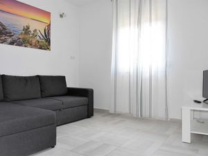 24058223-Ferienwohnung-6-Mravince-300x225-1