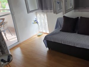 23930334-Ferienwohnung-3-Mrljane-300x225-1